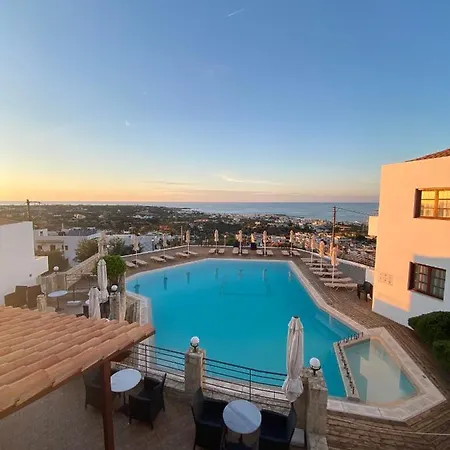 Amazones Village Hotel 4*