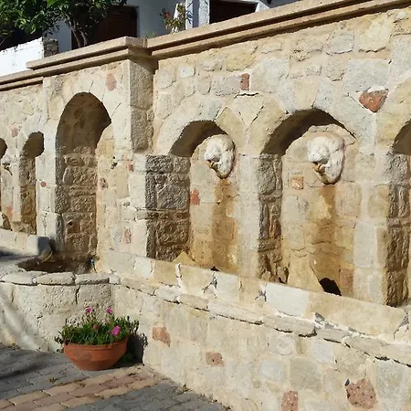 Amazones Village Hotel